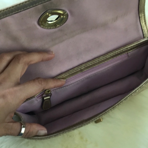 COACH wristlet clutch 💕 - Picture 4 of 4